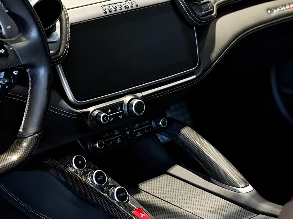 Ferrari GTC4Lusso — миниатюра 12