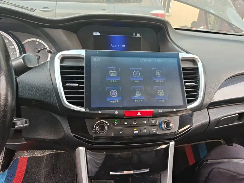 Honda Accord — миниатюра 13