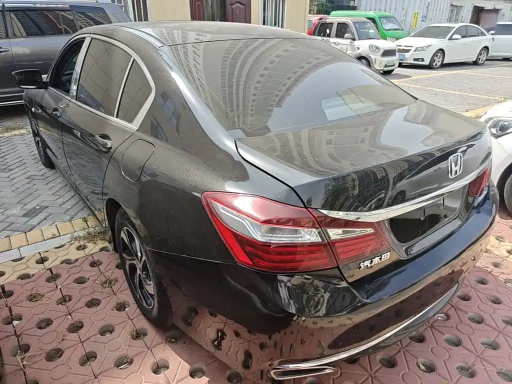 Honda Accord — миниатюра 5