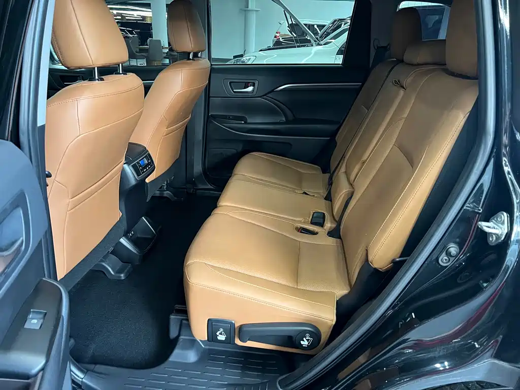 Toyota Highlander — миниатюра 6