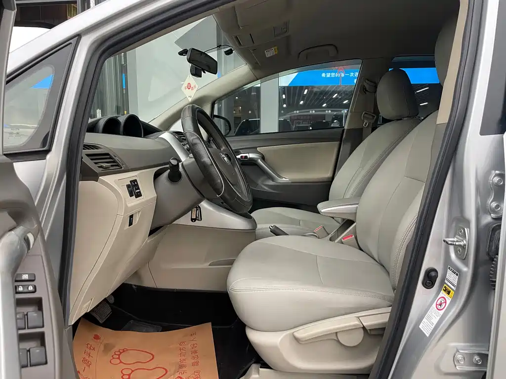 Toyota Verso — миниатюра 4