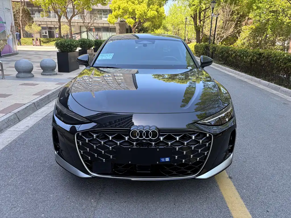 奥迪A6L 2026款 2.0T quattro 尊享型