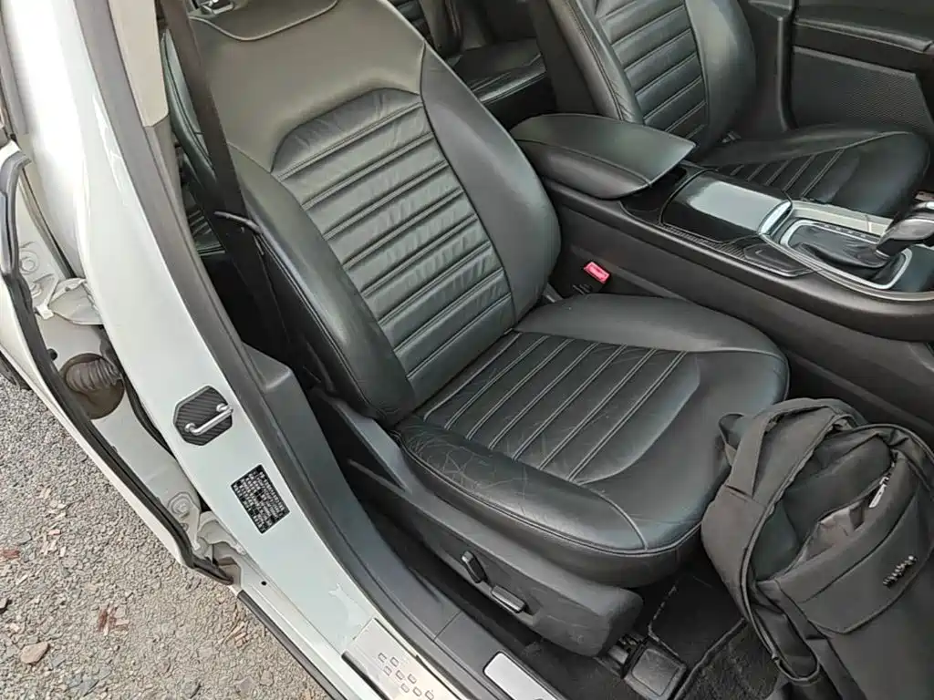 Ford Mondeo — миниатюра 25