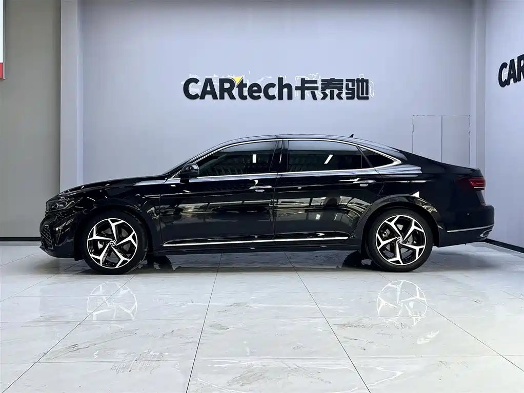 Volkswagen Passat 2023 330TSI Luxury