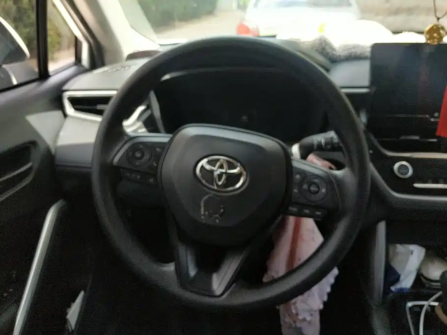 Toyota Corolla Cross — миниатюра 15