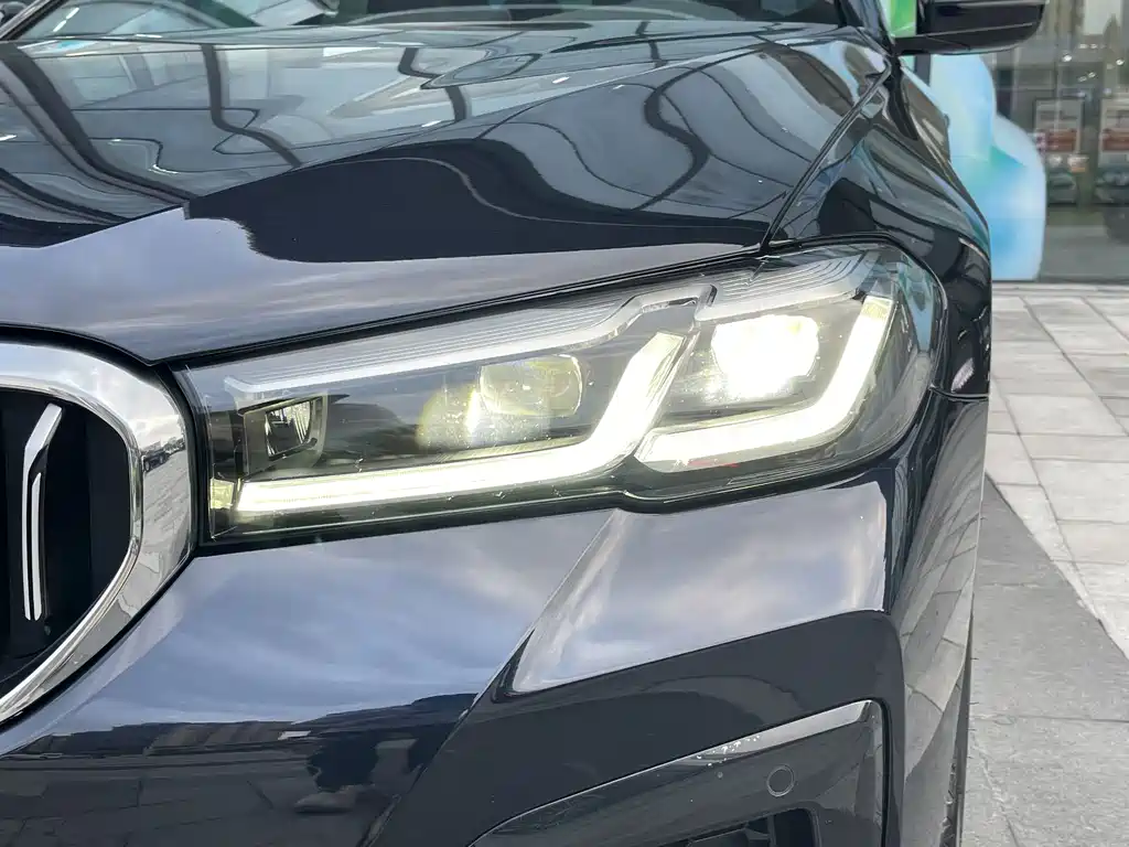 BMW 5 Series — миниатюра 26