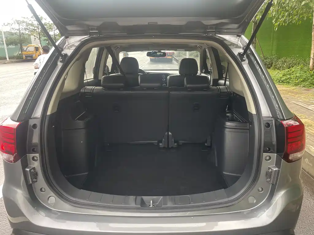 Mitsubishi Outlander 2018 2.0L 5 мест