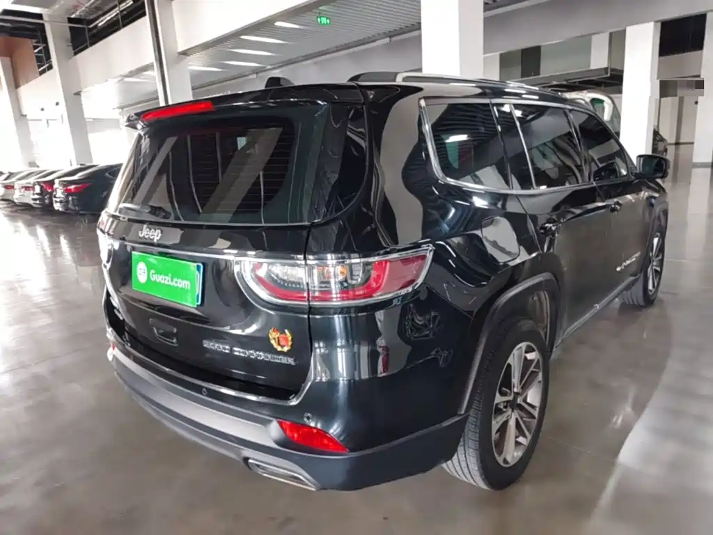 Jeep Grand Commander — миниатюра 7