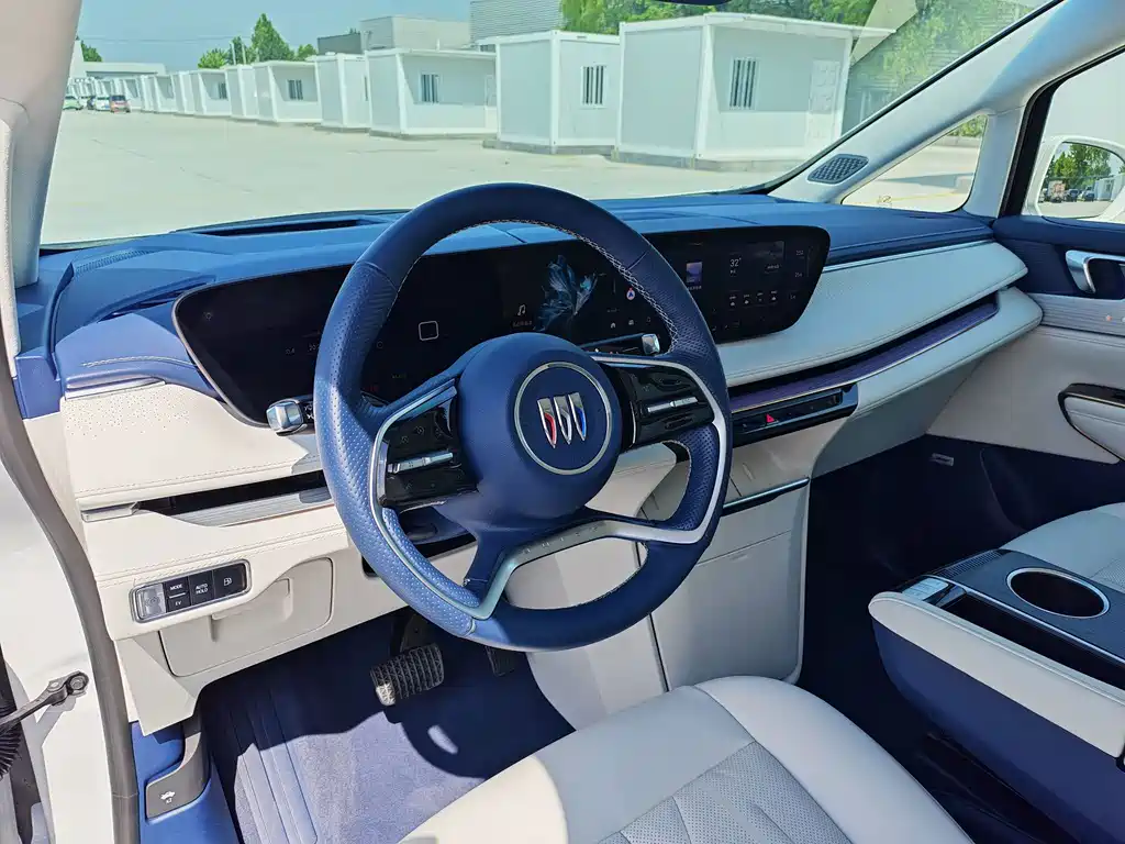 Buick GL8 Hybrid — миниатюра 9