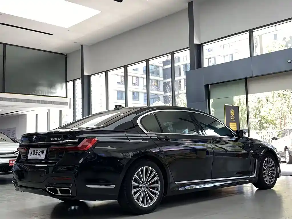 BMW 7 Series 7 2016 730Li Lead