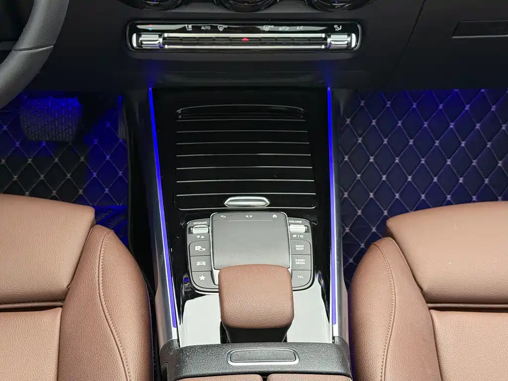 Mercedes-Benz GLB — миниатюра 22