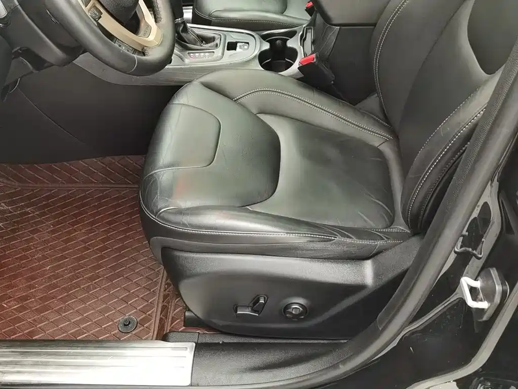 Jeep Cherokee — миниатюра 20