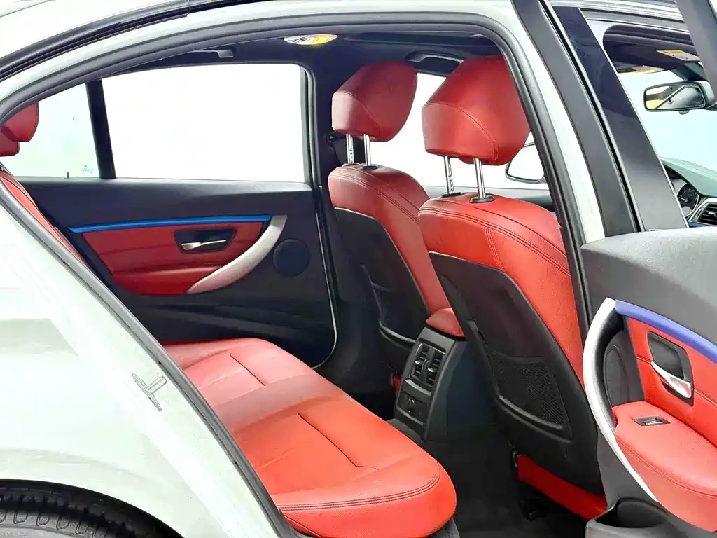BMW 3 Series — миниатюра 8