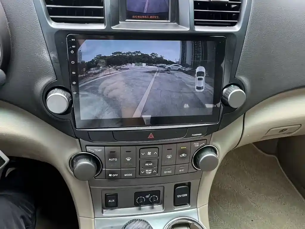 Toyota Highlander — миниатюра 10