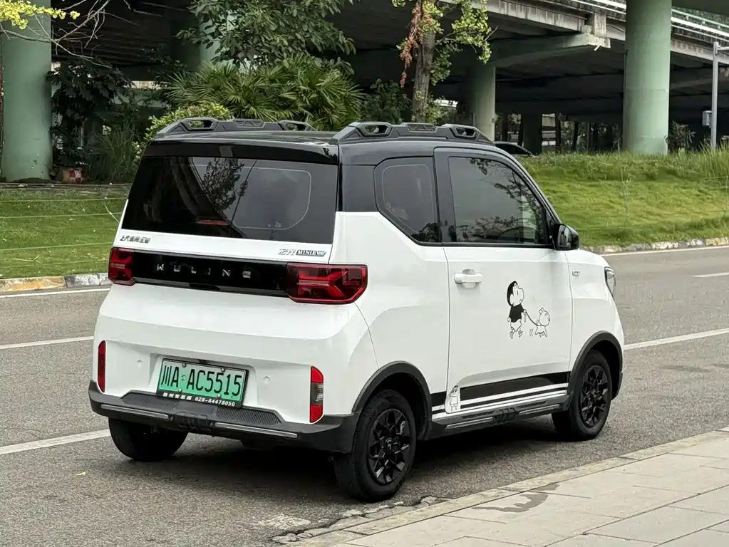 Wuling MINIEV — миниатюра 6