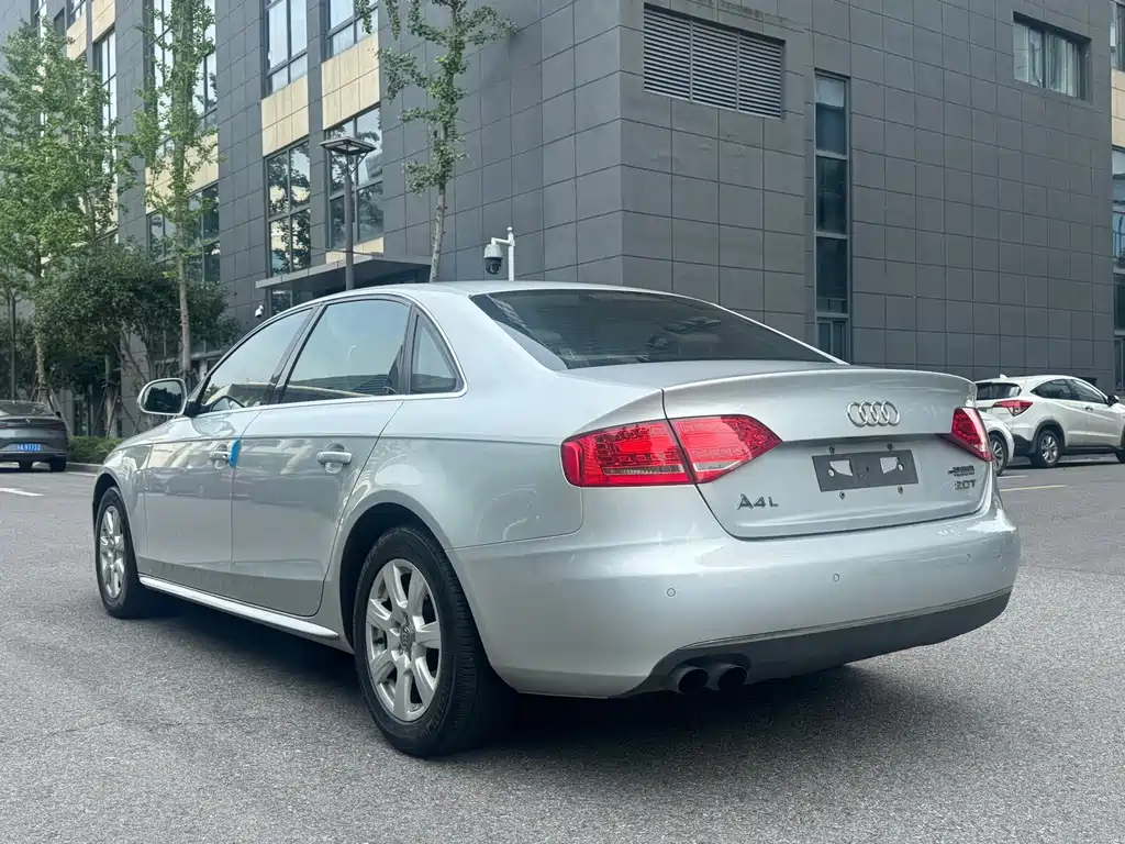 Audi A4L — миниатюра 4