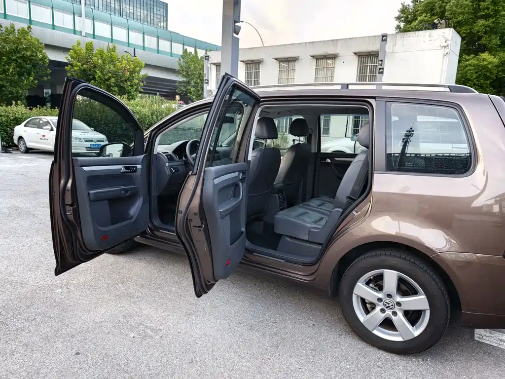 Volkswagen Touran — миниатюра 13
