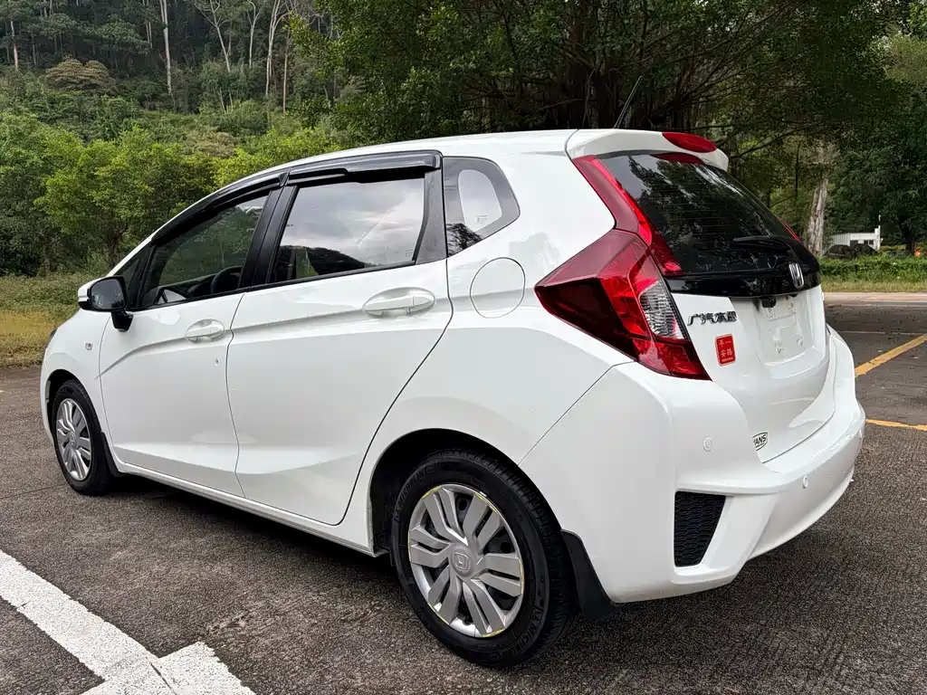 Honda Fit — миниатюра 6