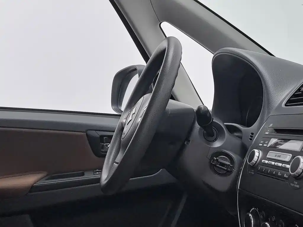 Suzuki SX4 — миниатюра 22