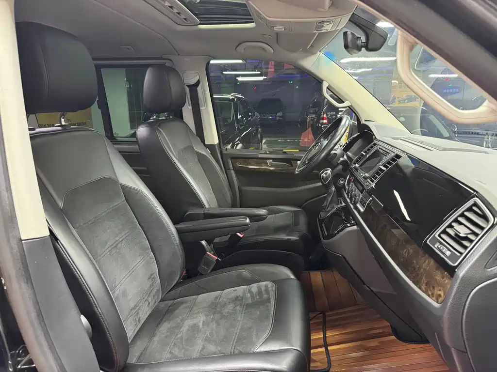 Volkswagen Multivan 2.0TSI 4WD Premium Edition 7 seats, фото 11