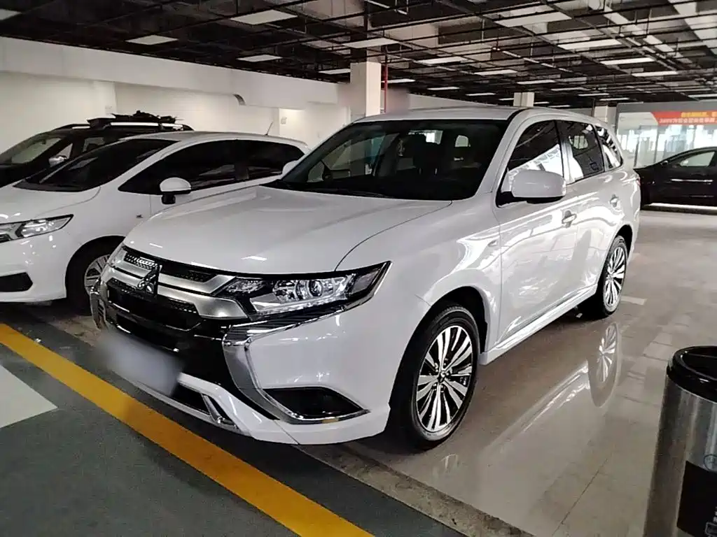 Mitsubishi Outlander — миниатюра 2