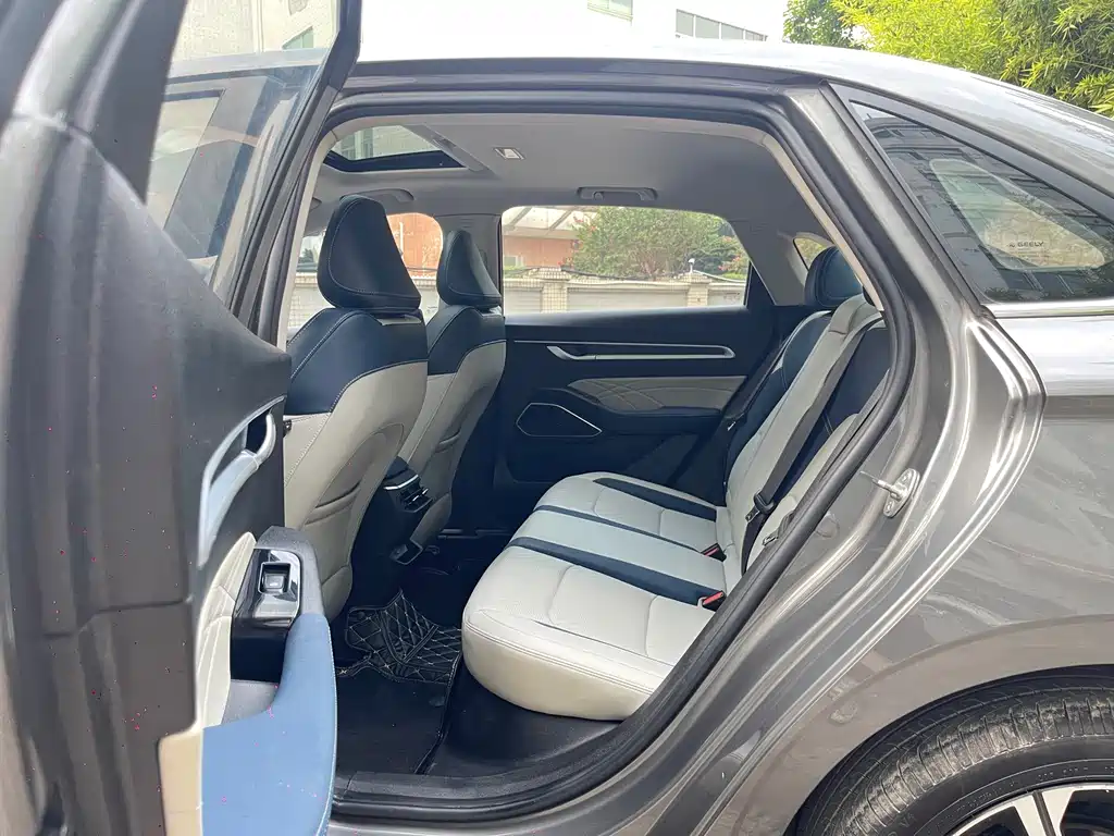 Geely Emgrand — миниатюра 14