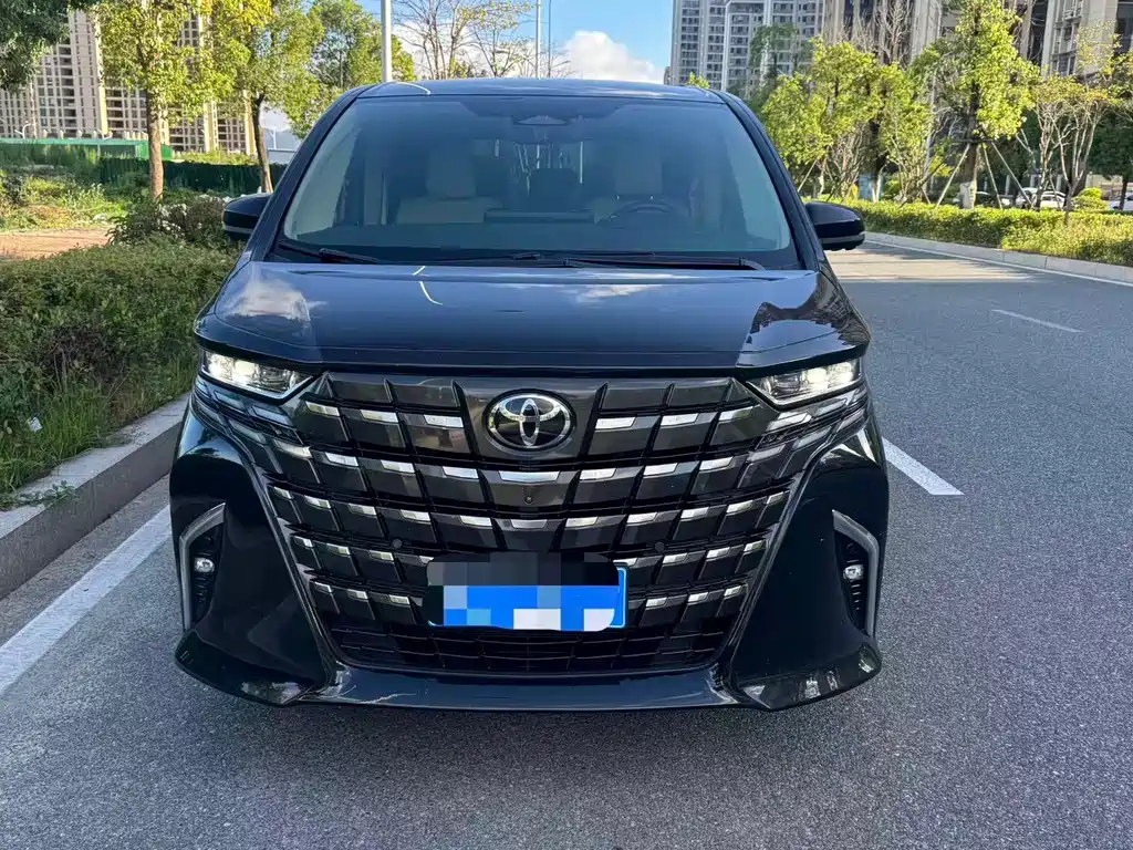 Toyota Alphard — миниатюра 2