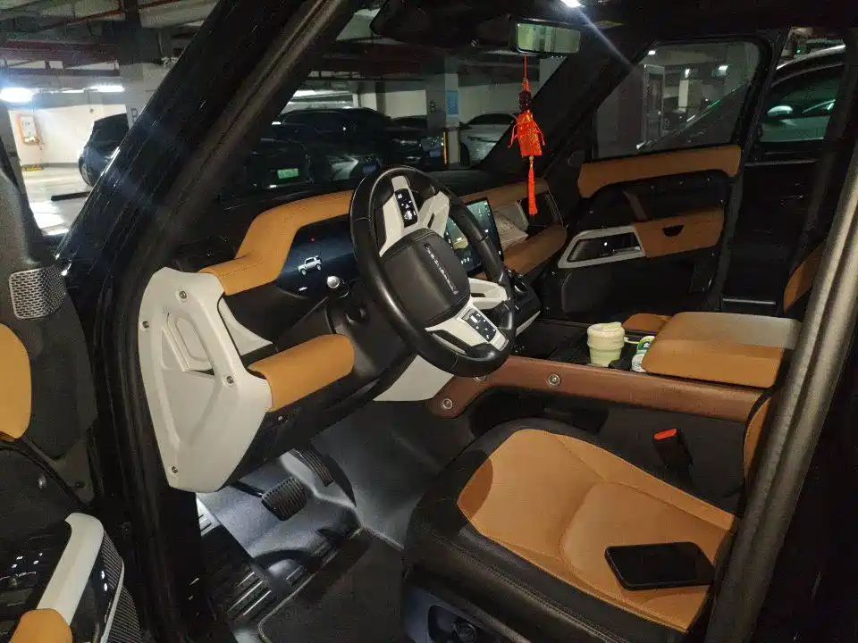 Land Rover Defender — миниатюра 4