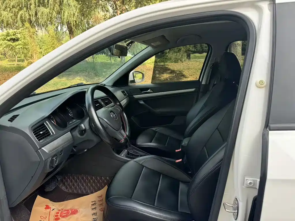 Volkswagen Lavida — миниатюра 8