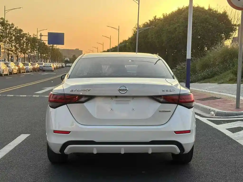 Nissan Sylphy — миниатюра 9