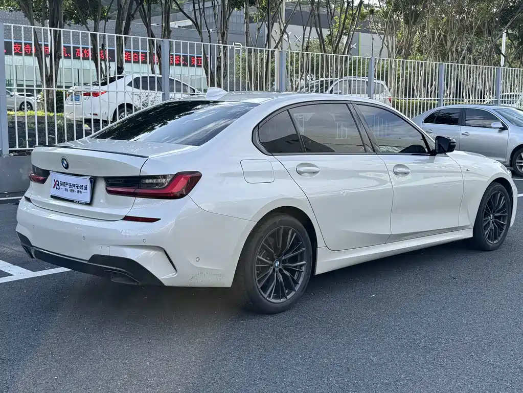 BMW 3 Series — миниатюра 11