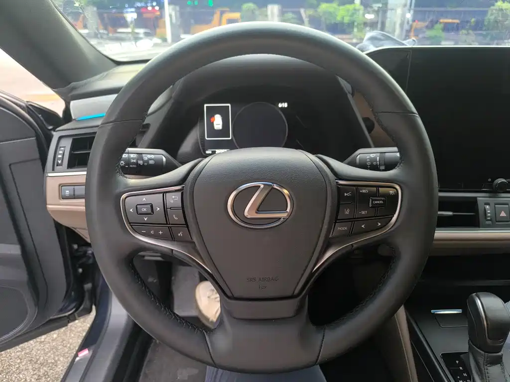 Lexus ES — миниатюра 8