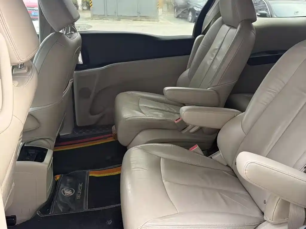 Buick GL8 2017 25S Luxury V