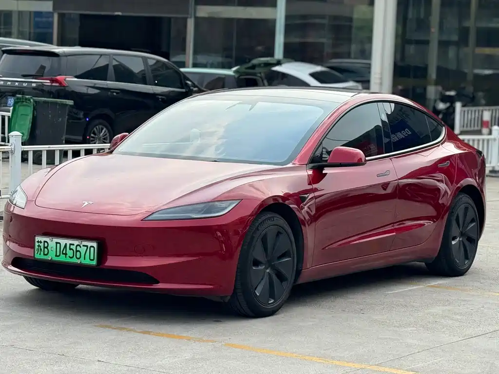 Tesla Model 3 2024