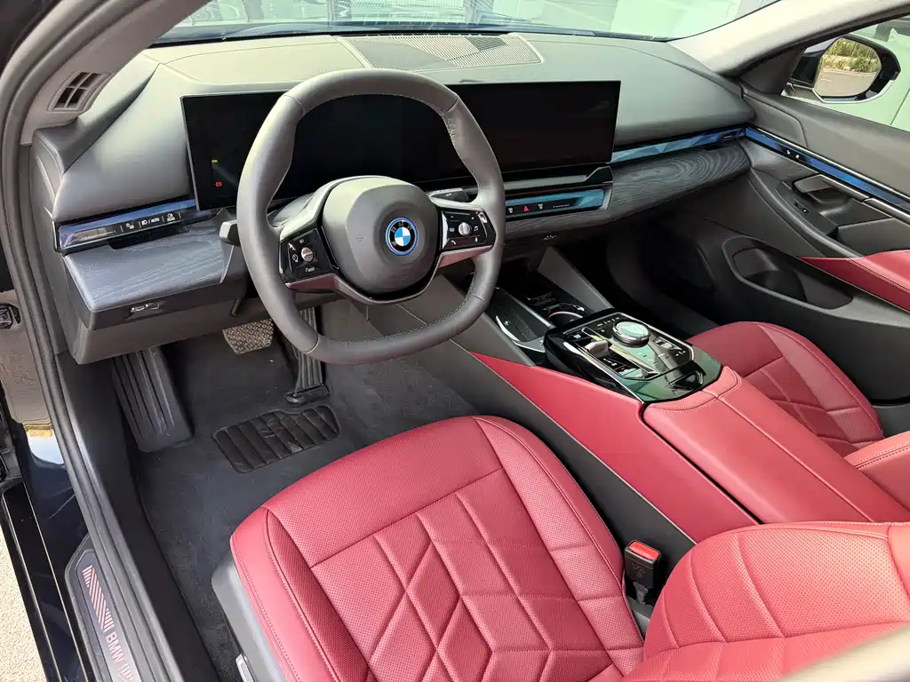 BMW i5 2024 eDrive 35L Luxury