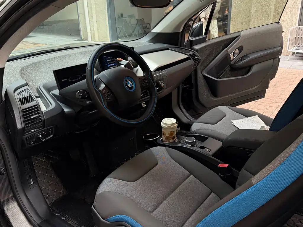 BMW I3