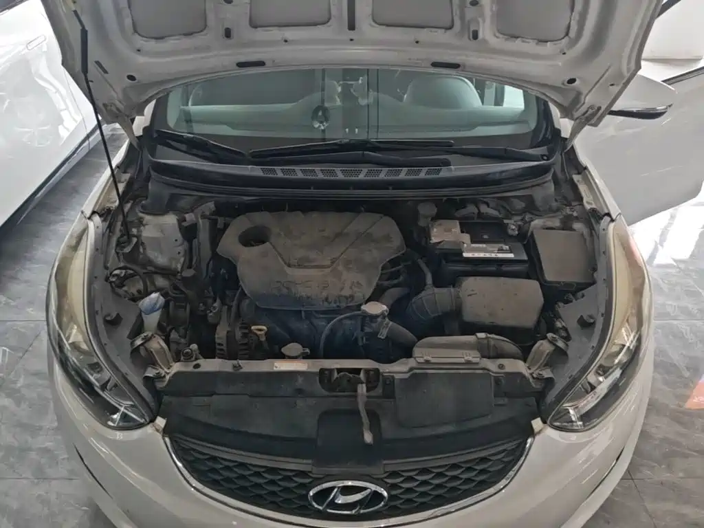 Hyundai Elantra Langdong — миниатюра 20