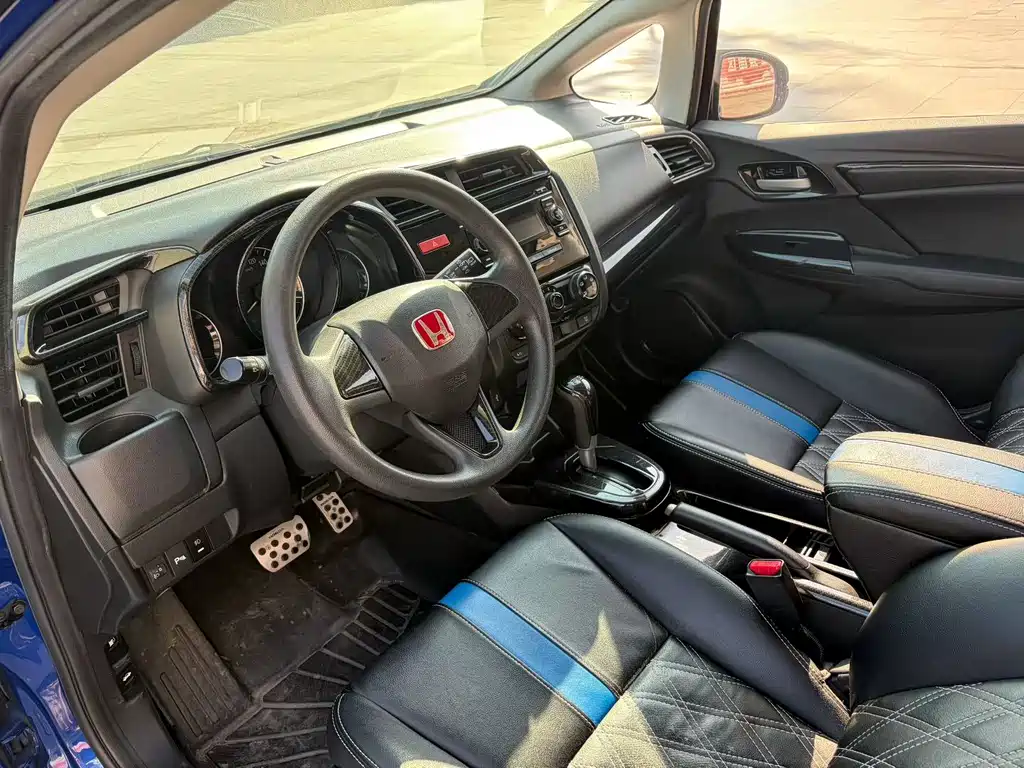 Honda Fit — миниатюра 4