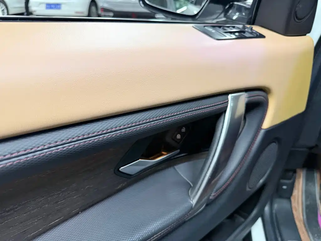 Land Rover Discovery Sport — миниатюра 9