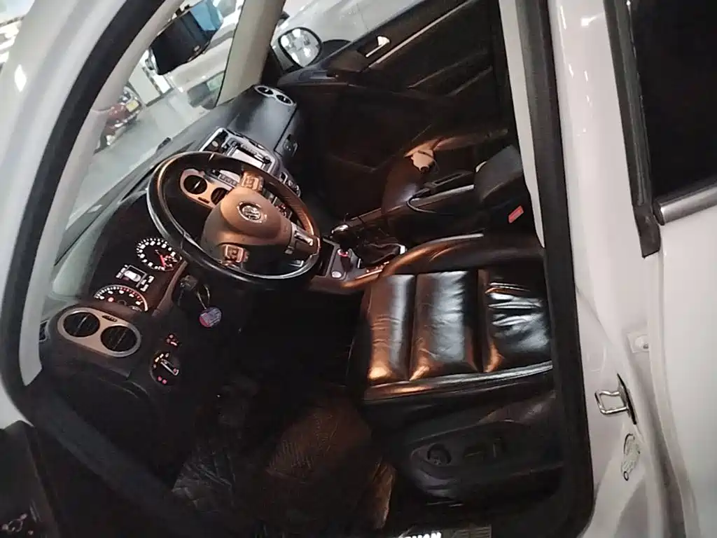 Volkswagen Tiguan — миниатюра 16