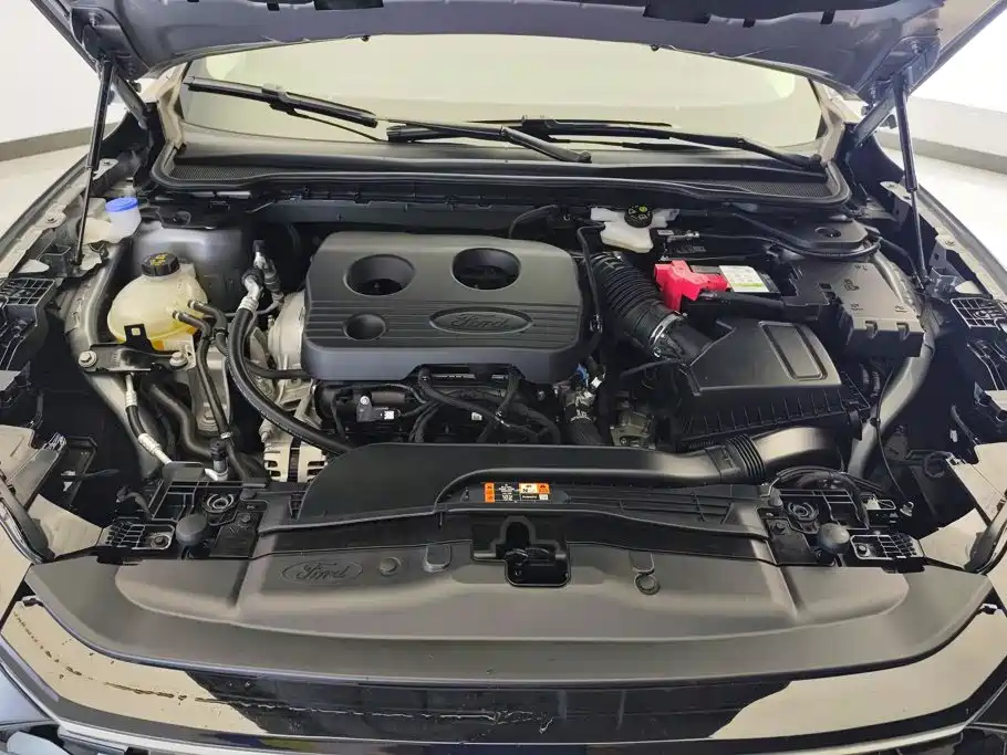 Ford Mondeo — миниатюра 10