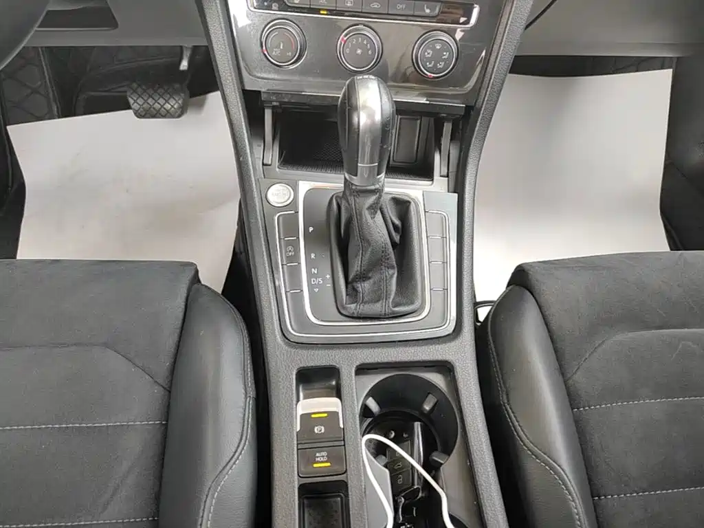 Volkswagen Golf — миниатюра 14