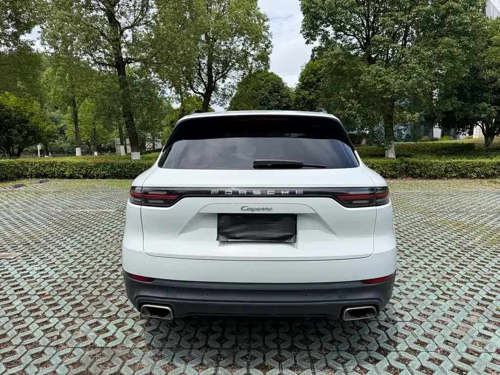 Porsche Cayenne — миниатюра 5