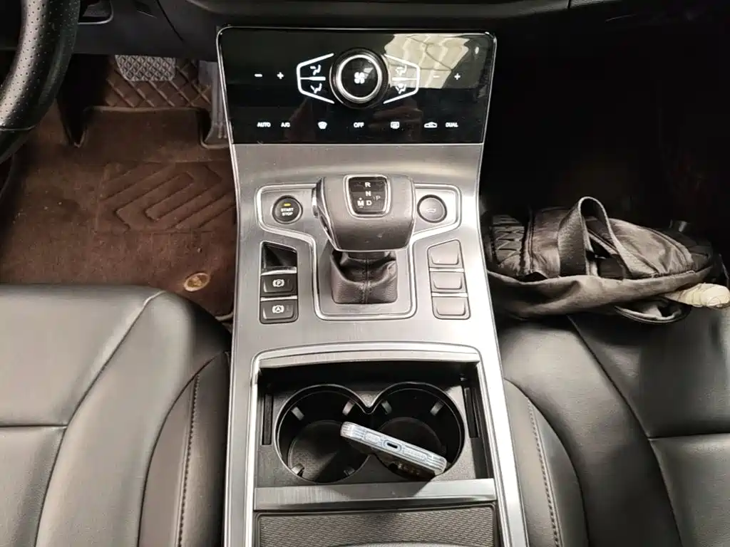 Hongqi Hongqi H5 — миниатюра 14