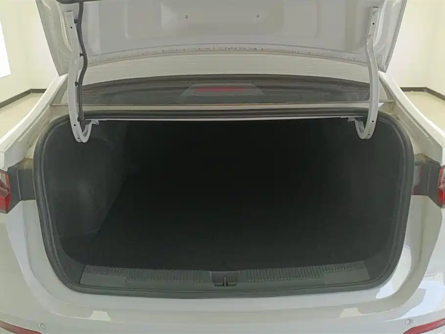 Roewe i5 2023 1.5L MT