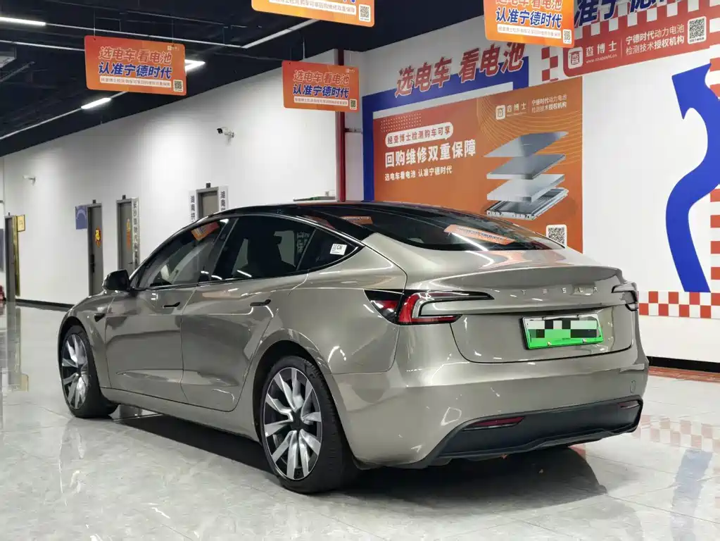 Tesla Model 3 — миниатюра 8