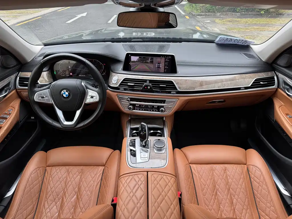 BMW 7 Series — миниатюра 15