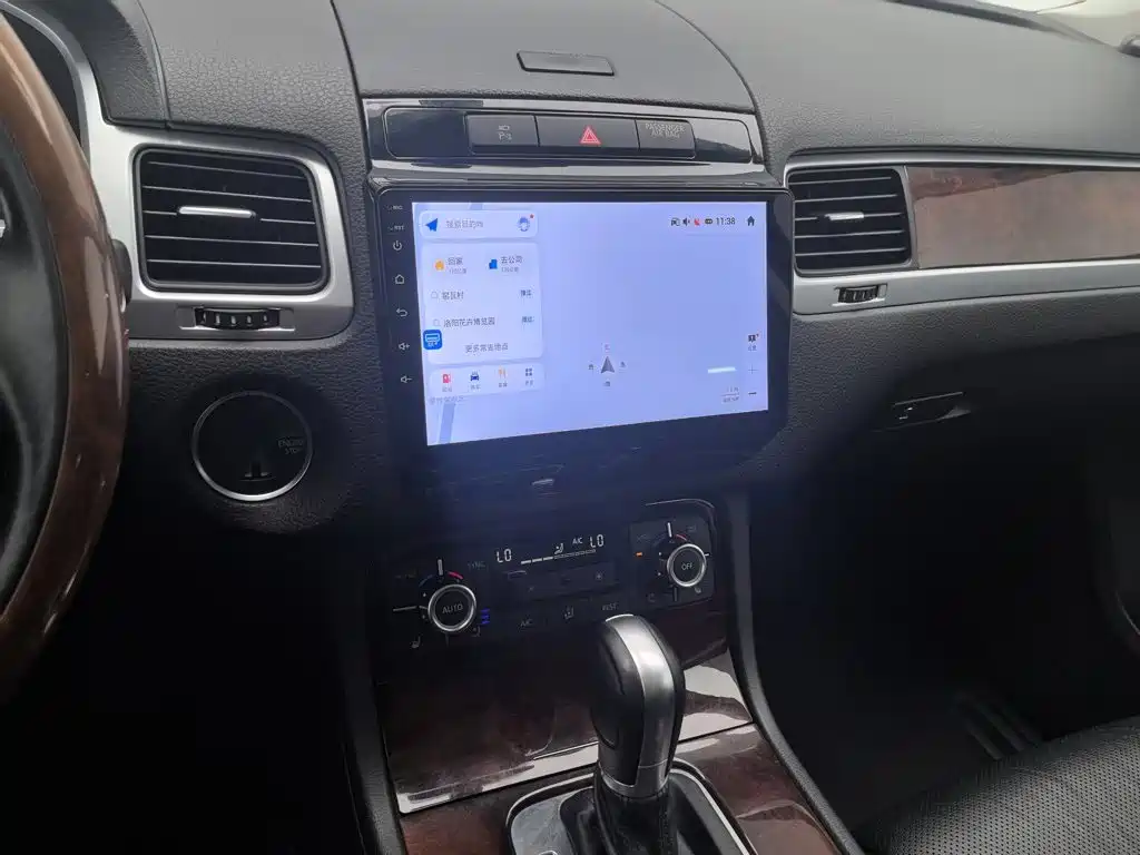 Volkswagen Touareg — миниатюра 12