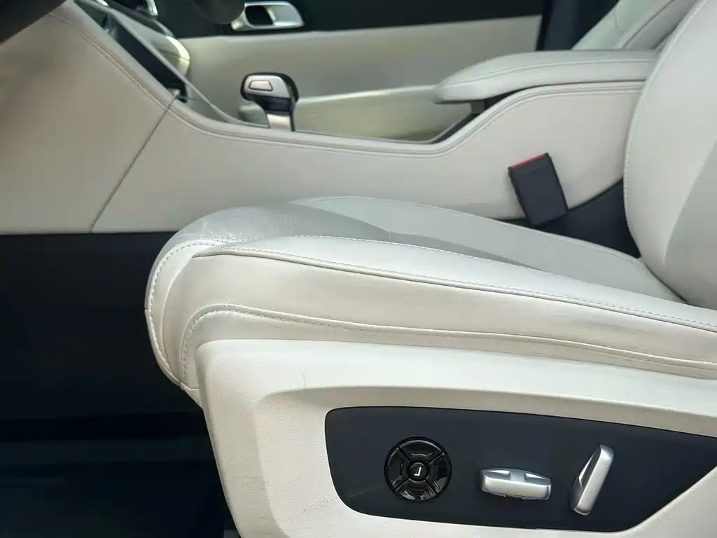 Li Auto Li ONE — миниатюра 4