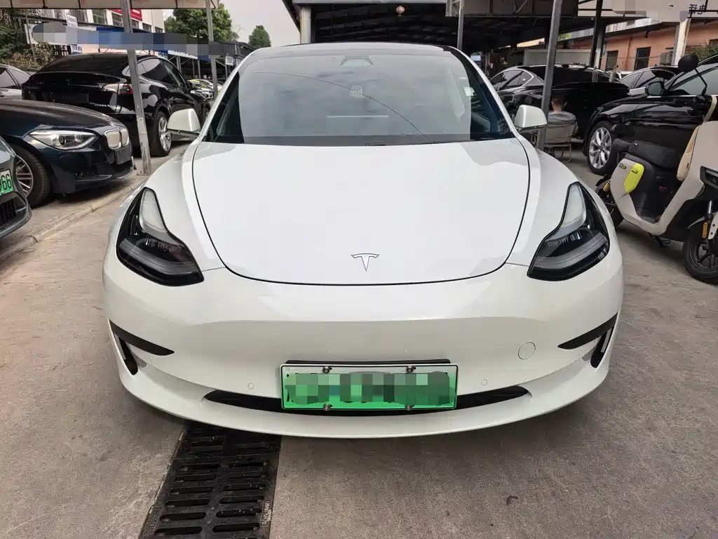 Tesla Model 3 — миниатюра 2